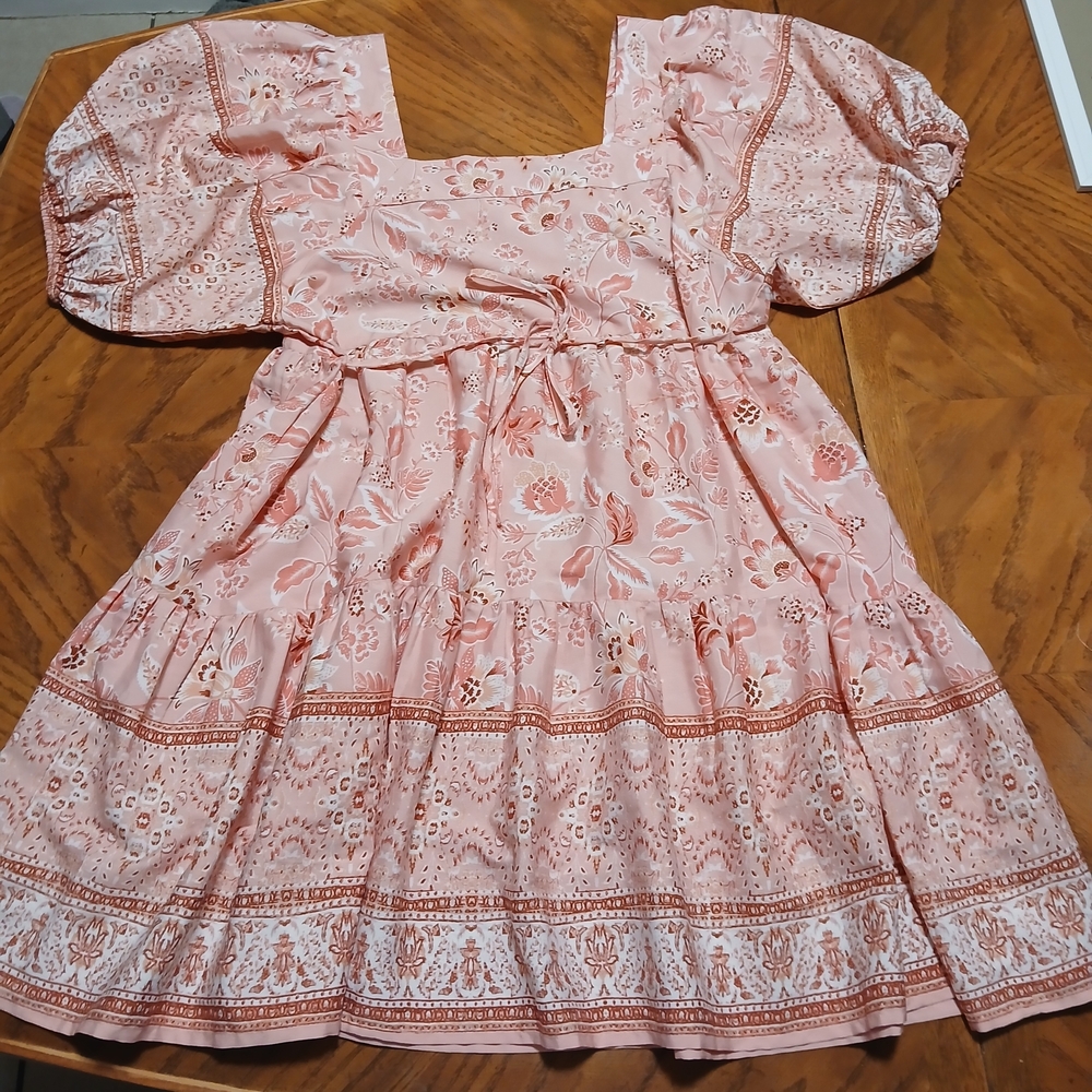 Elegant Pink Floral Dress with Puff Sleeves